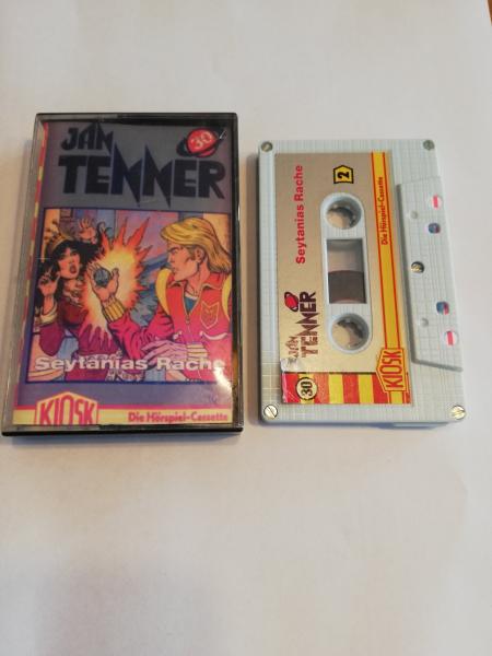 Jan Tenner Folge 30 Seytanias Rache 5-fach Silber geschraubt Weiß mit Silbernen Aufkleber 4.27730 CD Kiosk(Kopiertes Cover, Cover Seite 1 Fehlt, Cover Seite 2 beschädigt)